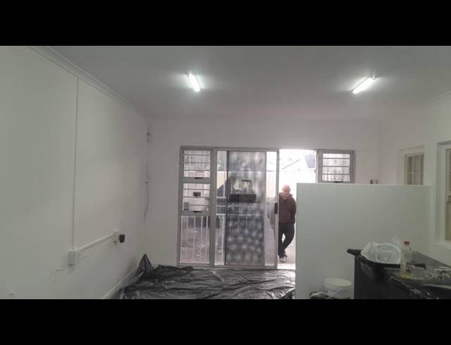 BUSINESS PROPERTY TO RENT IN LANSDOWNE